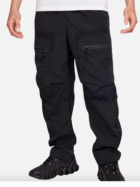 NWT Nike Tech Woven Cargo Pants HJ2940-010 Black Size Small